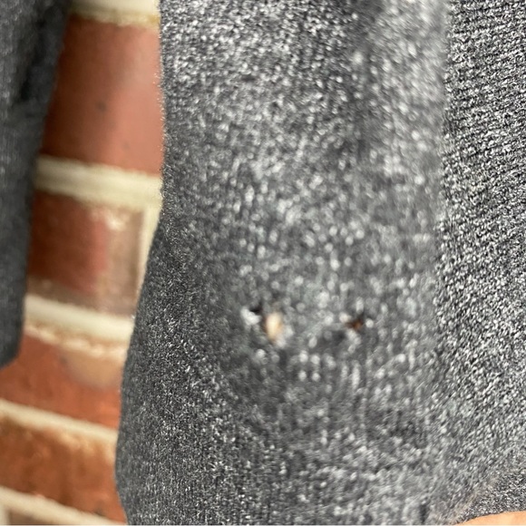 Victoria Secret twist back lightweight Sweater Size Small - Picture 8 of 11